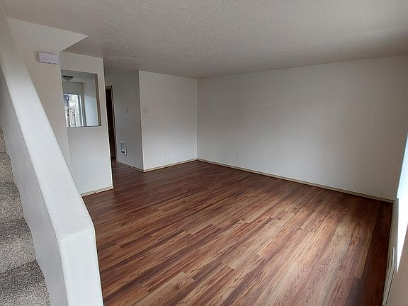 3rd image of 160 N 7th St