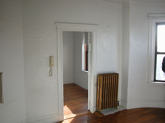 5th image of 522 Park Dr