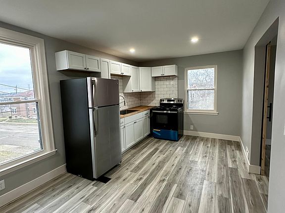 2nd image of 4519 Ashland Ave APT 2
