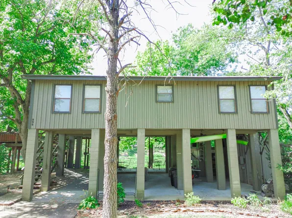 295 Loberg Dr, Highland, AR 72542