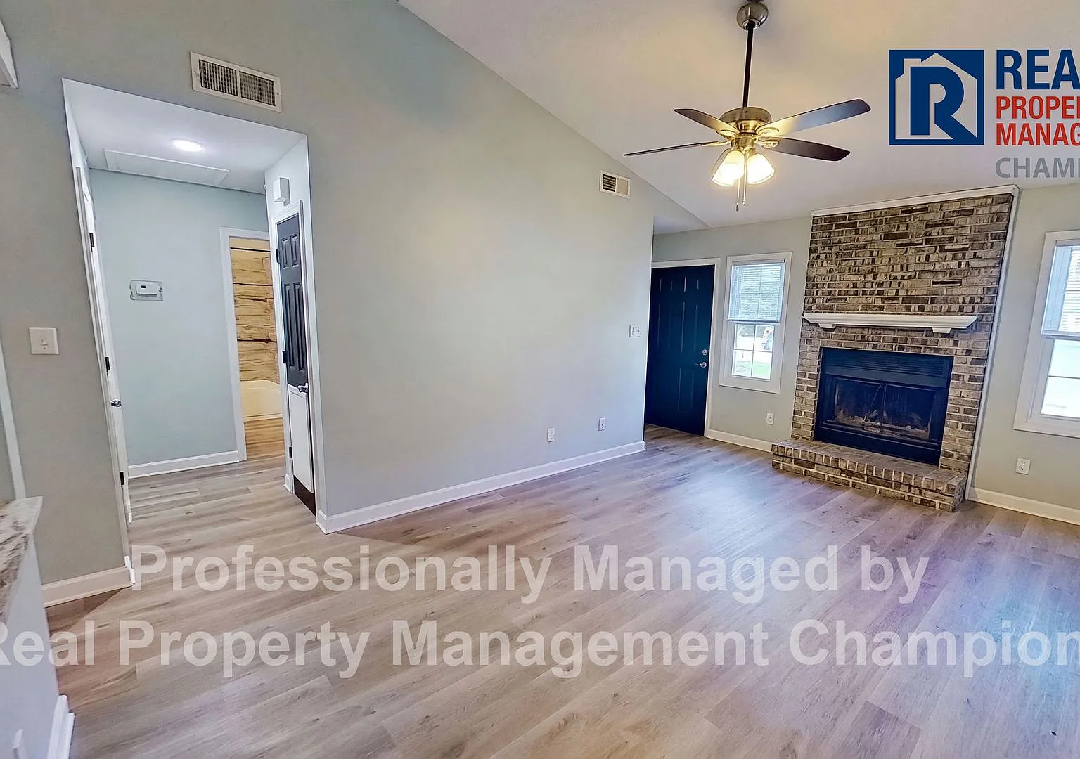 Updated 2BD/2BA Duplex on a Quiet Cul-de-Sac near Camp Lejeune — Photo 2
