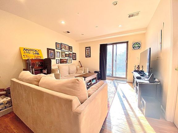 3rd image of 406 15th St APT 1D