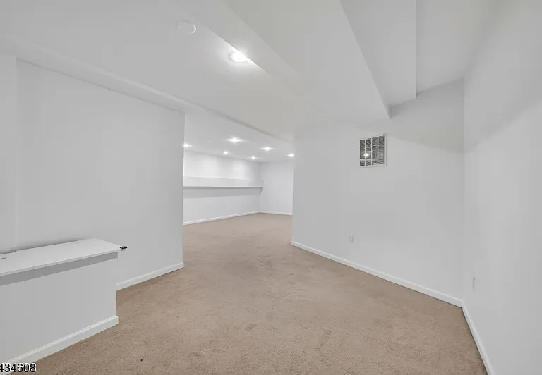 63 Albert Ct — Photo 30