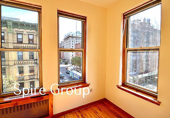 4th image of 100 W 74th St APT 3N