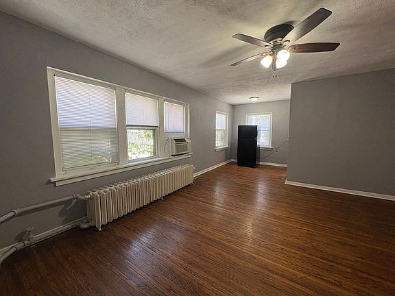 3rd image of 640 S 12th St APT D4