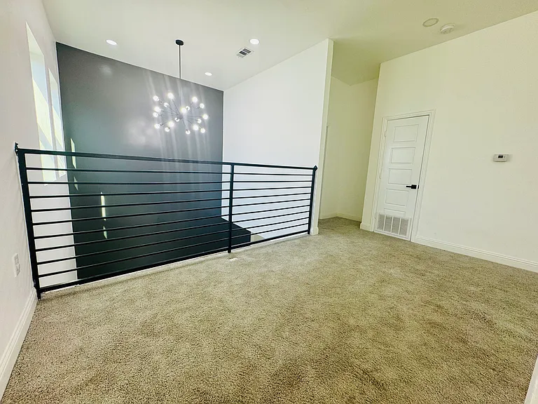 2902 Jim St — Photo 14