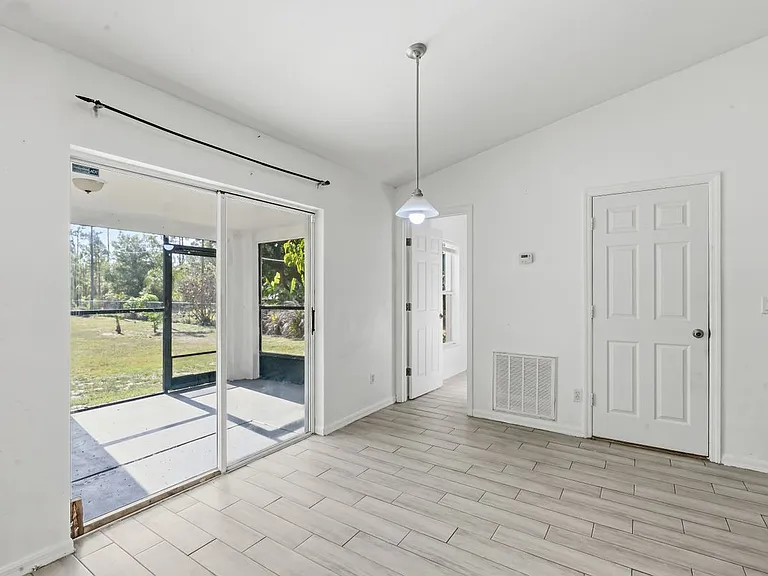 913 Canton Ave — Photo 31