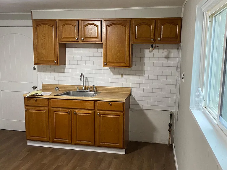 8 Westmoreland St #1 — Photo 4