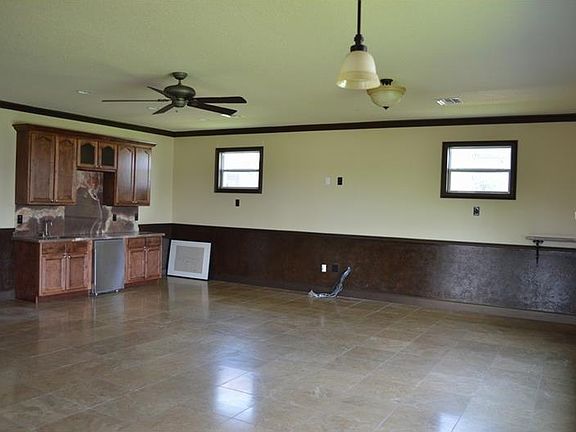 Game room on 1st floor