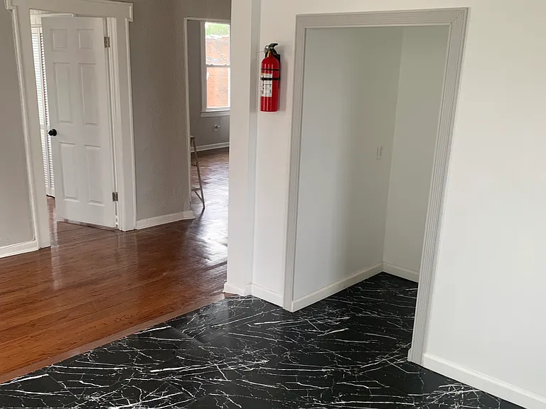 298 Clinton Pl — Photo 8