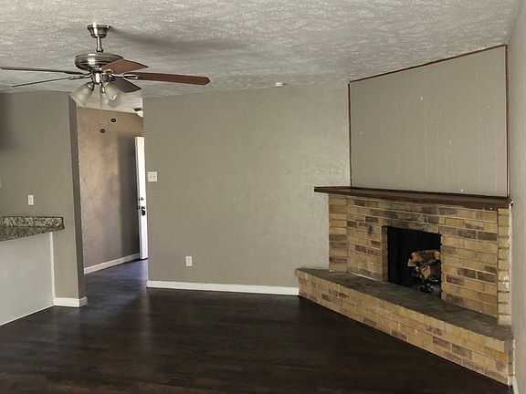 5th image of 6424 Sandhurst Ln E