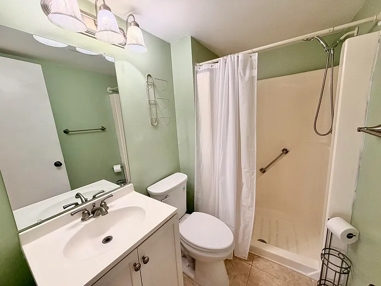 120 Lake Evelyn Dr — Photo 17