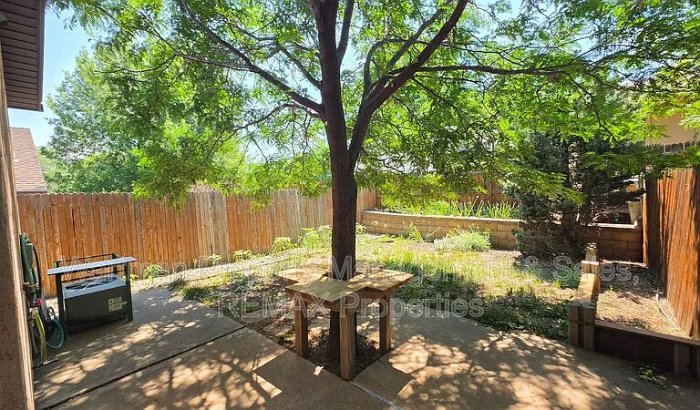 806 Columbine Ave — Photo 20