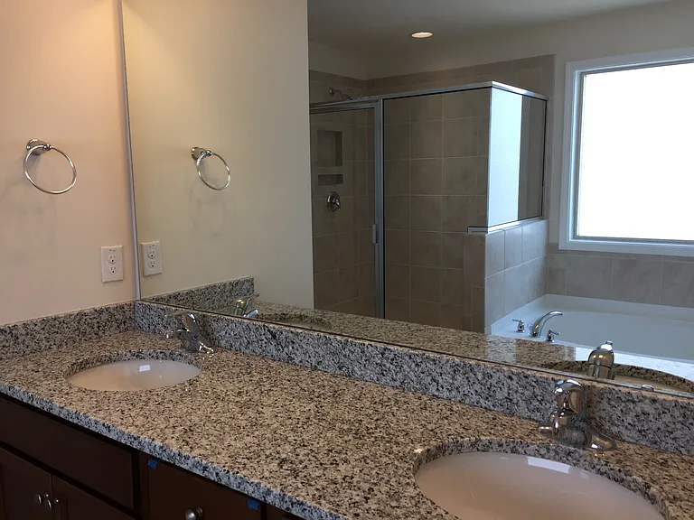 7337 Birchshire Dr — Photo 5