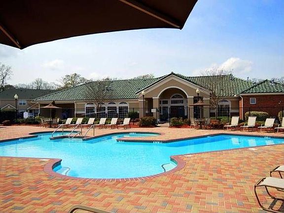 Sparkling Swimming Pool