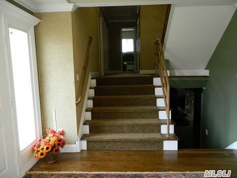 3rd image of 10 Shelley Dr