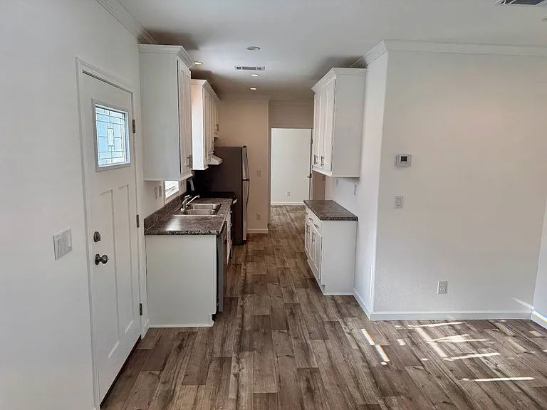 887 E Colonial Cir — Photo 7
