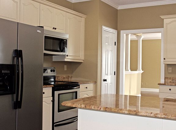 4th image of 520 Sussex Dr SW