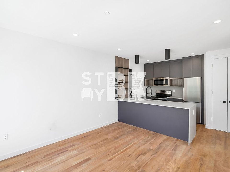 1st image of 625 Halsey St #B3