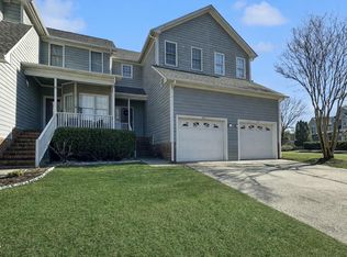 8221 Hempshire Pl APT 105, Raleigh, NC 27613