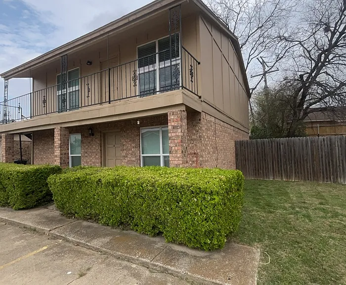 1104 Southmoor Ave #B — Photo 2