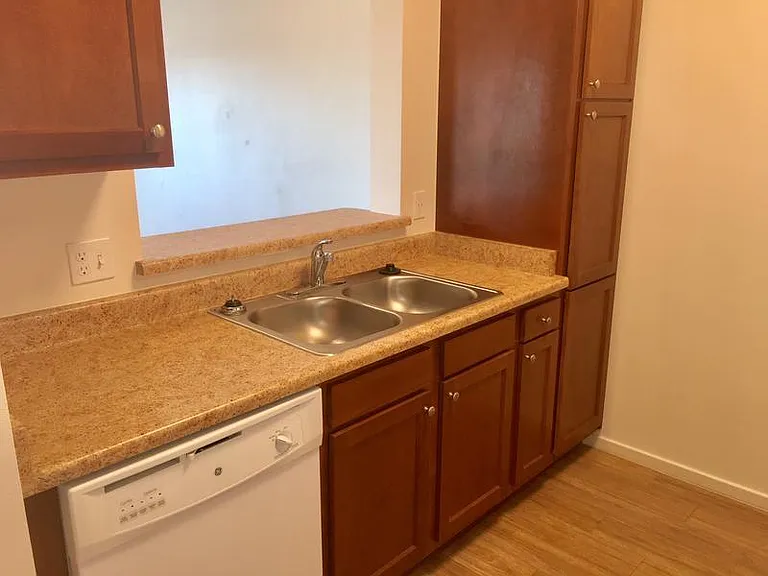 Meridian@101 Apartments — Photo 16