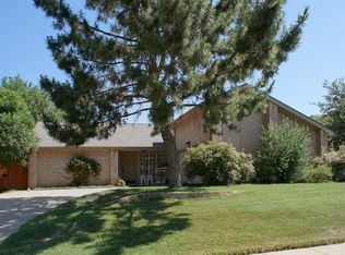 309 Country Ln, Euless, TX 76039