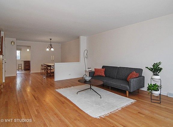 3rd image of 4726 N Winchester Ave APT E