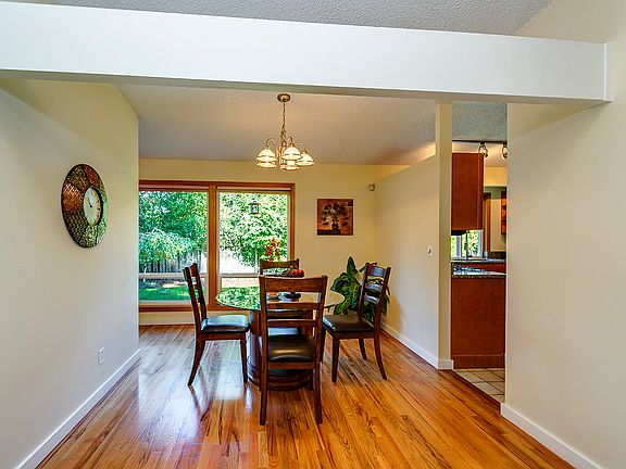 4th image of 13718 NE 72nd Pl