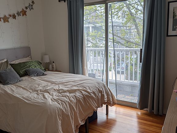 4th image of 50 Raymond Ave #2