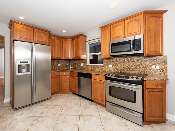 3rd image of 4324 N Nordica Ave