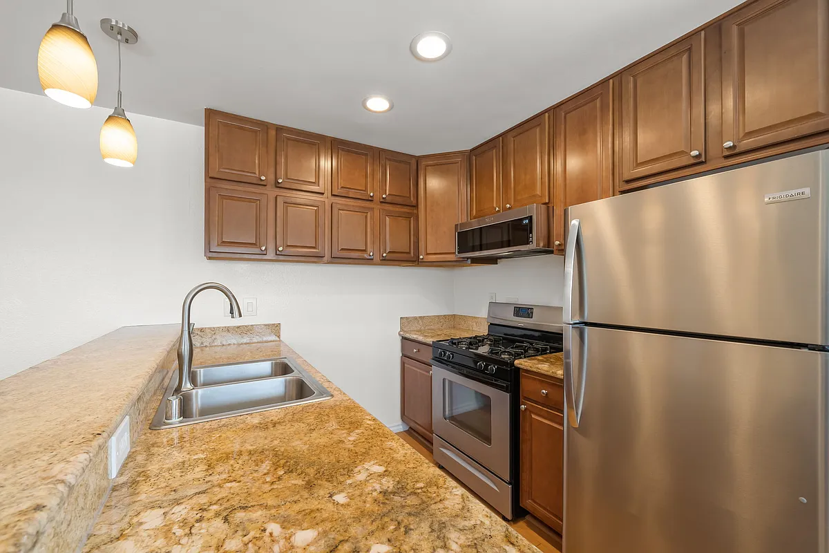 Building Photo - 1023 Ashland Ave #5