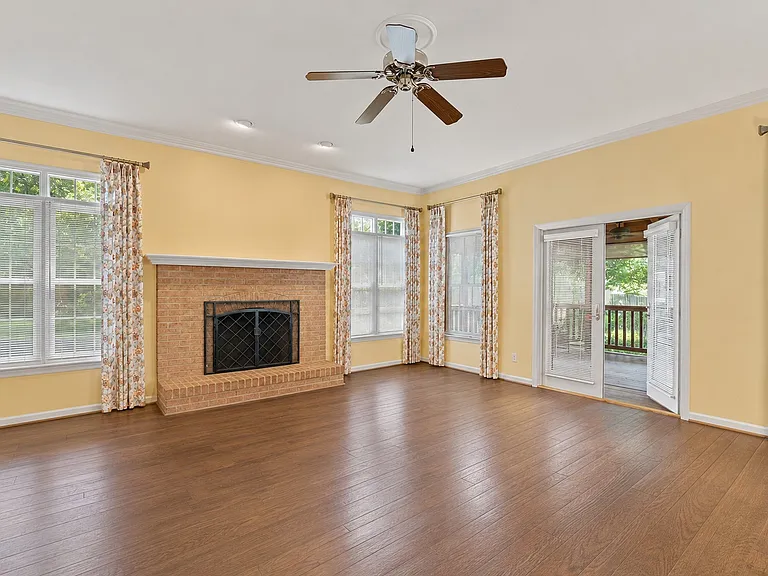 4804 Leighfield Valley Dr — Photo 11