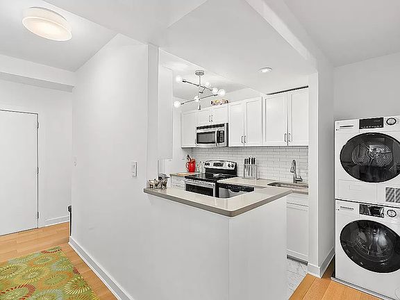 2nd image of 402 E 90th St APT 6D