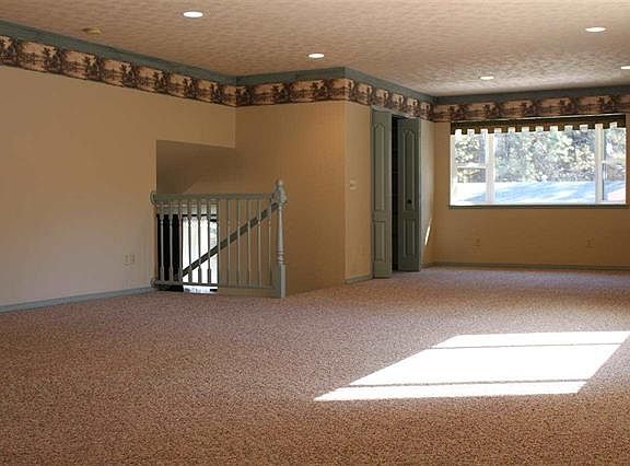 5th image of 6005 N Royal Dr