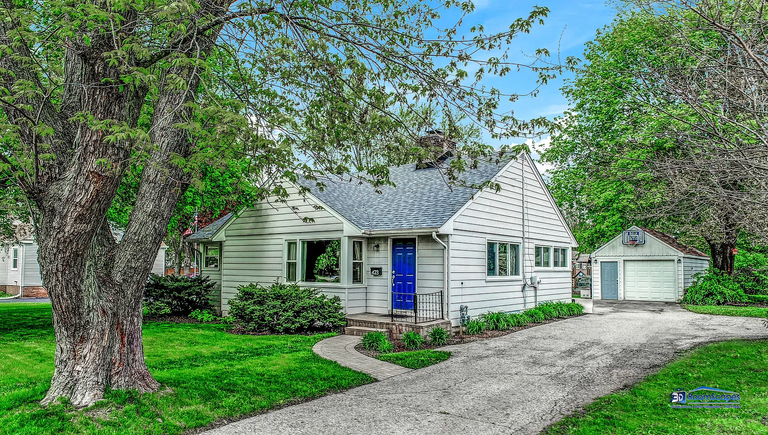 423 S Lake St photo 1