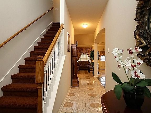 4th image of 819 Dracena Ct