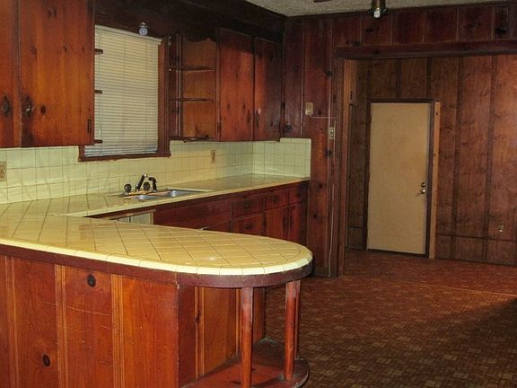 5th image of 2502 Palato Dr