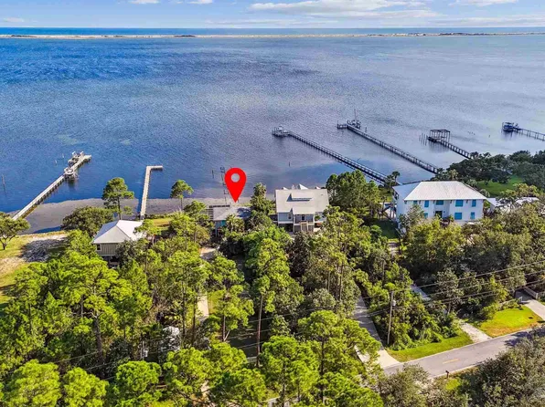 5469 Soundside Dr, Gulf Breeze, FL 32563
