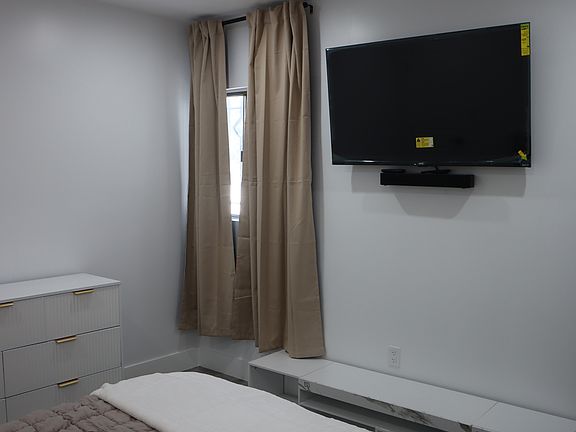 4th image of 1311 E 118th St #1