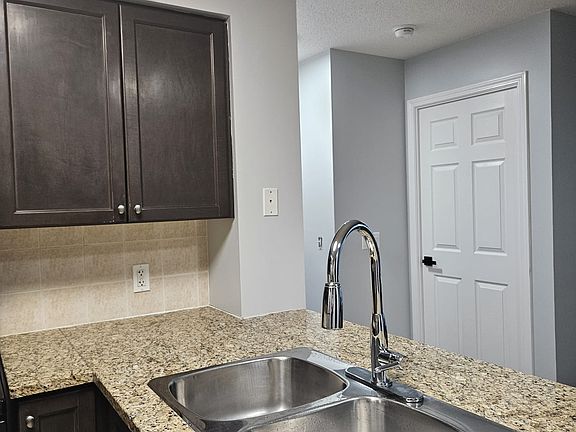 2nd image of 30 Grand Trunk Cres #615