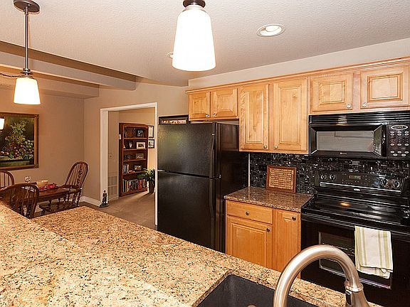 4th image of 675 S University Blvd APT 202