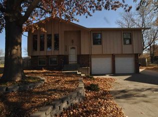 4204 SE Virginia Ct, Topeka, KS 66609