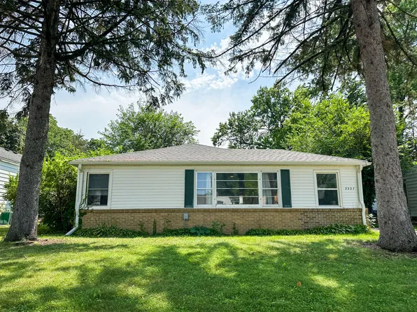 2327 Pelham Rd, Rockford, IL 61107