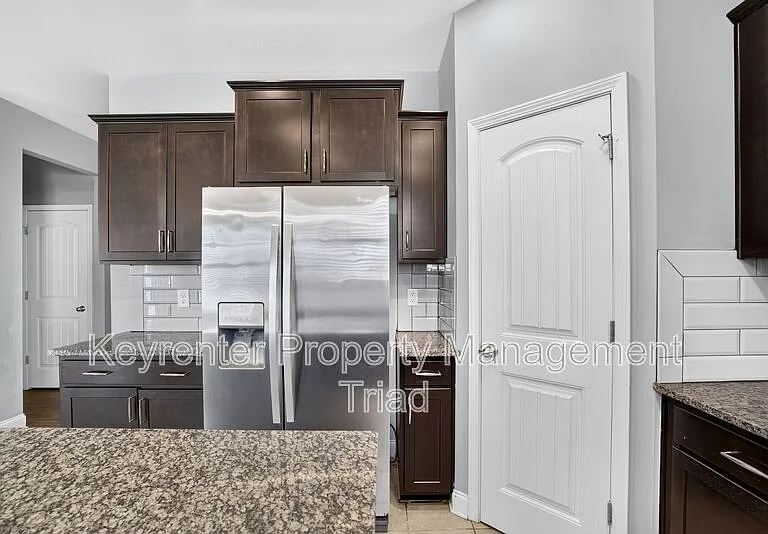504 Eagles Way — Photo 9