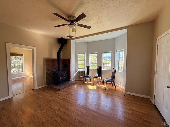 3rd image of 517 S Lincoln Street