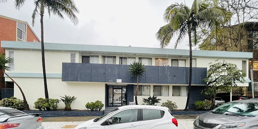 Lido Apartments - 2311 Bentley Ave — Photo 1
