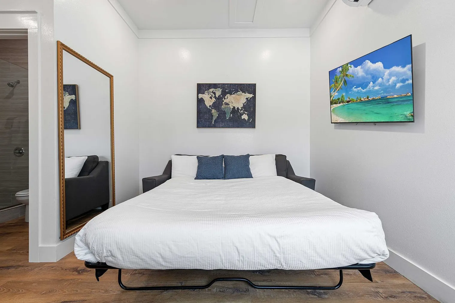 1 bed, 1.0 bath, 1937 sqft, $1,785 — Photo 4