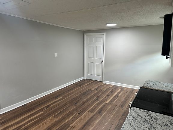 2nd image of 782 Hillsboro St