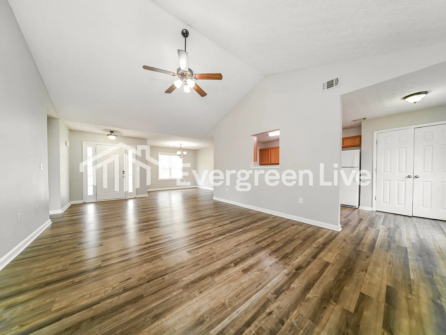 3 bed, 2.0 bath, 1642 sqft, $1,695 — Photo 3